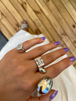 Load image into Gallery viewer, Beyaz Kare Yüzük