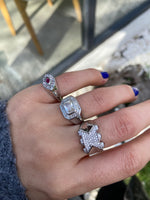 Load image into Gallery viewer, Beyaz Taşlı Kalın Yüzük