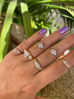 Load image into Gallery viewer, Beyaz Kare Taşlı Gold Yüzük