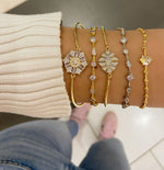 Load image into Gallery viewer, İnce Taşlı Beyaz Bileklik